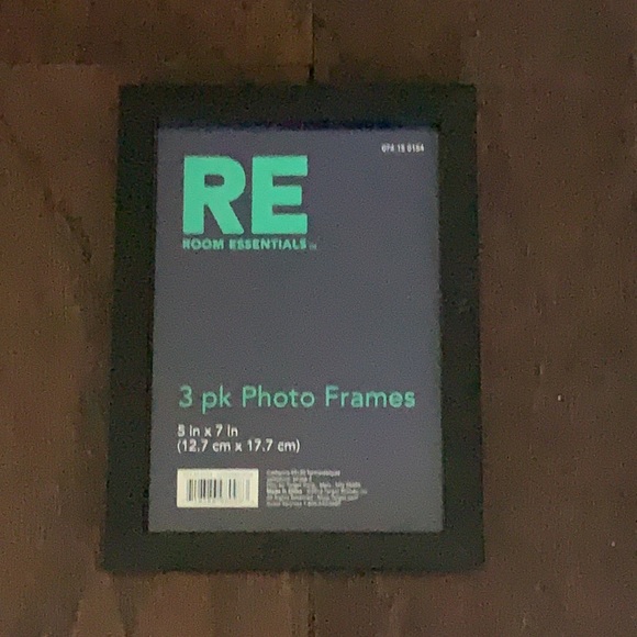 Room Essentials 3 pack of 5x7 inch black frames - Picture 2 of 5